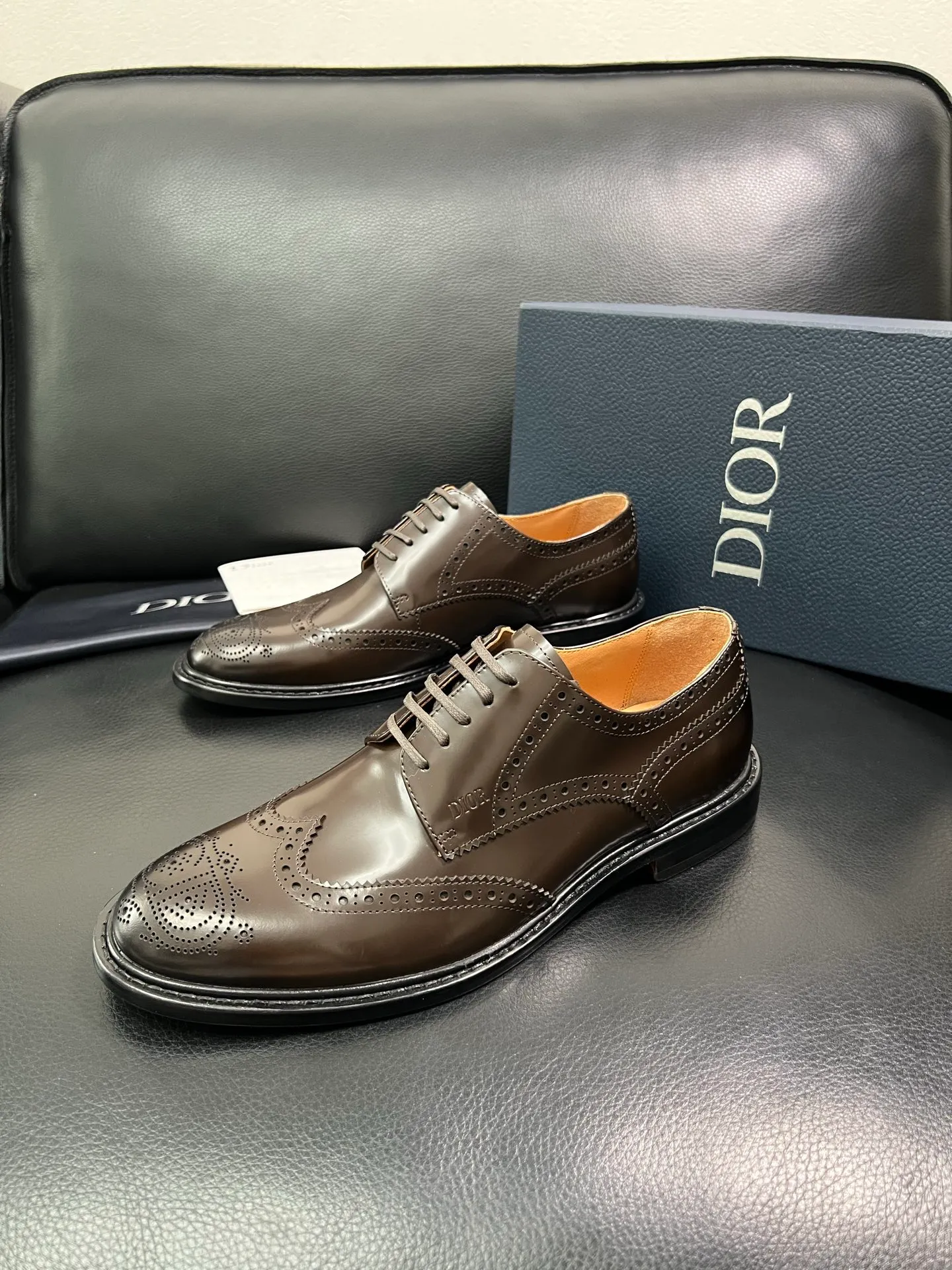 Men's shoes 💰940 Dior top purchasing agent, synchronized with Dior counters, original factory configuration, imported Italian cowhide, fully imported water-dyed cowhide lining, sole: original factory special supply, original sole super comfortable, original factory follow-up order 🔍🔍High quality, welcome to compare, code number 39-44 (can be ordered 38 45 46) 85868